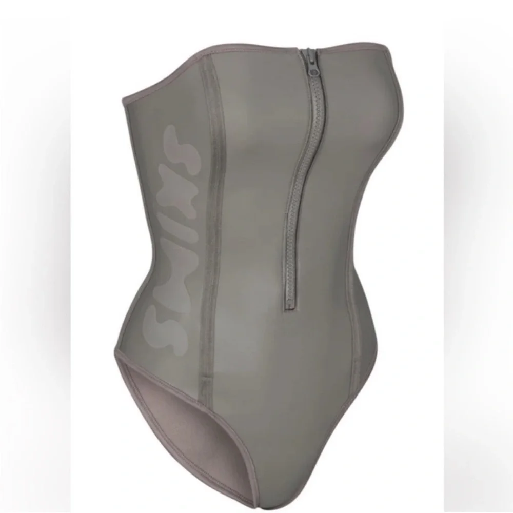 SKIMS Rubberized Scuba Swimsuit Strapless One Piece Grey Chalk Size M NWOT